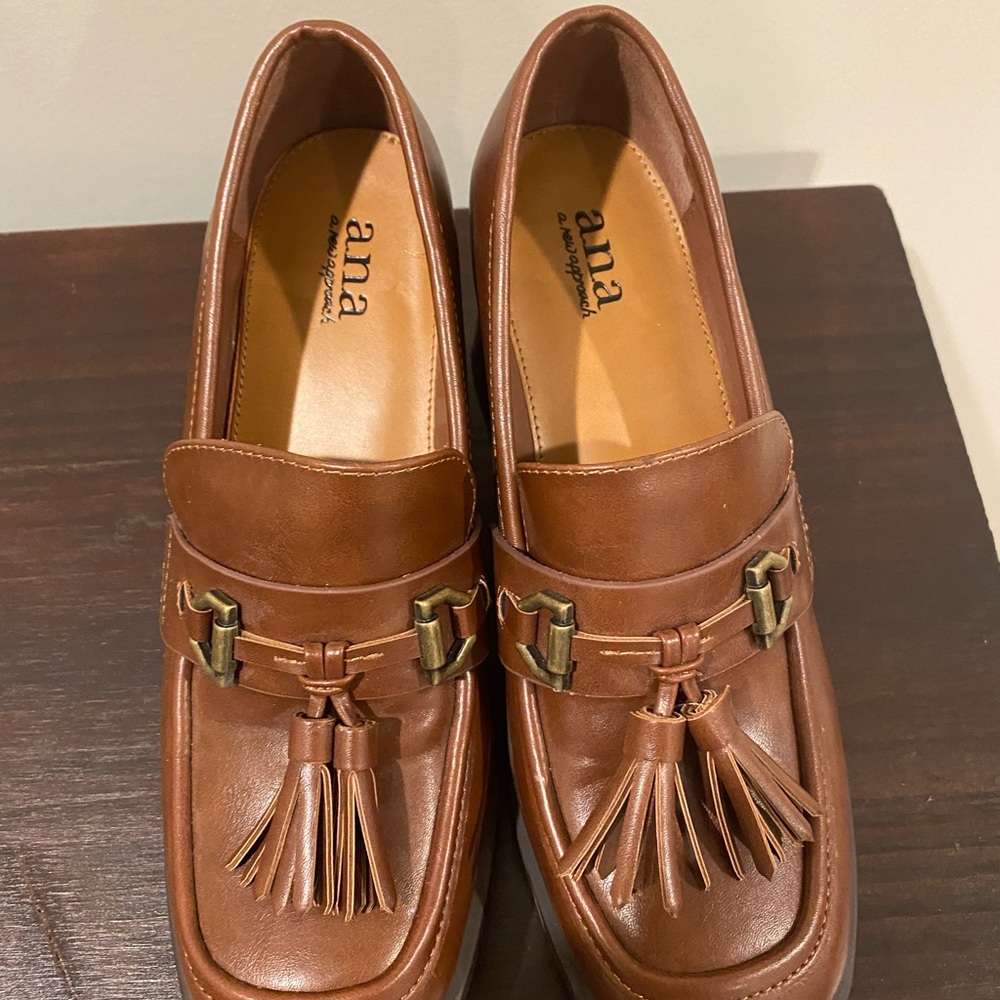 a.n.a Women’s Tan Tassel Loafers